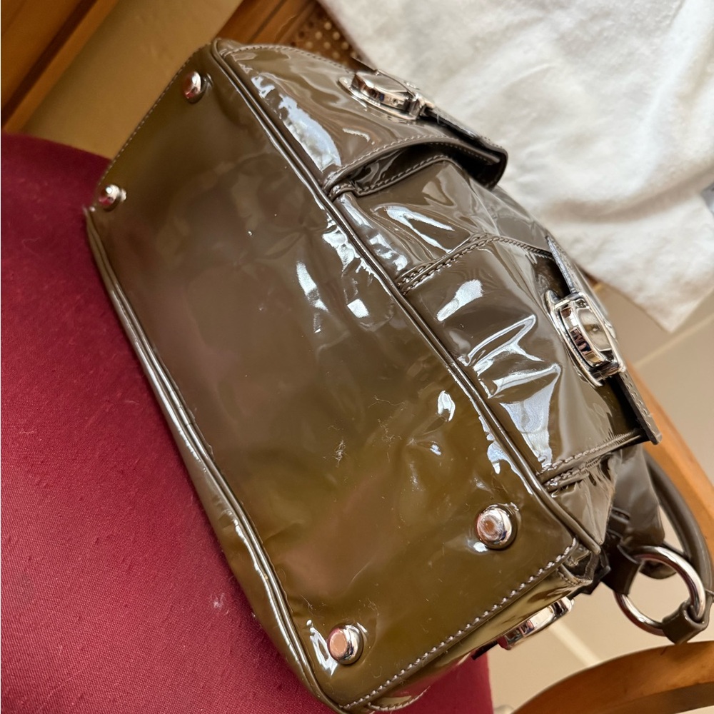 Dark green patent leather Marc Jacobs purse - Picture 3 of 5